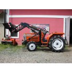 KUBOTA L1-235 s čelním nakladačem